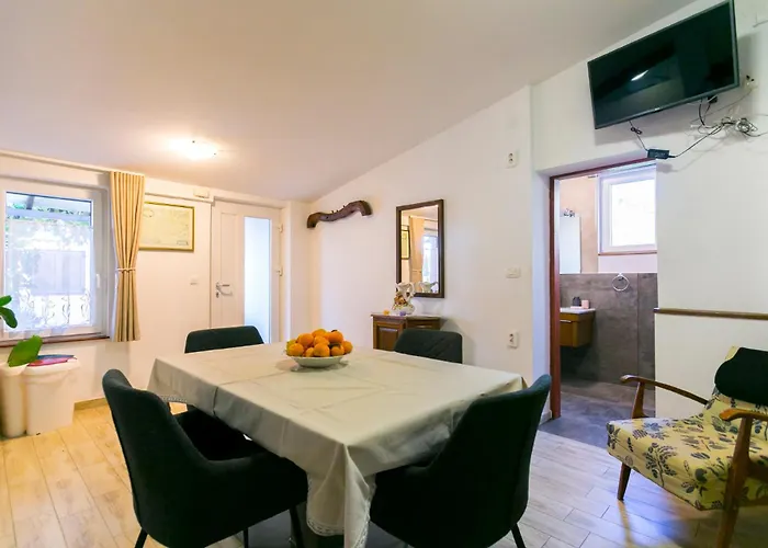 Elvira - - Mpolo * Medulin