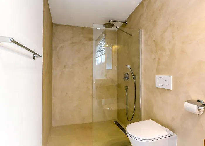 Elvira - - Mpolo * Medulin