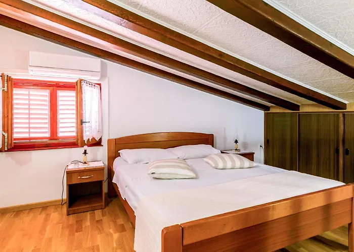 Elvira - - Mpolo Apartman